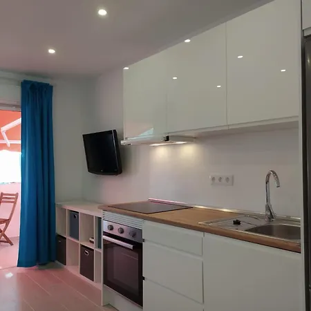 Maya Costa Silencio *