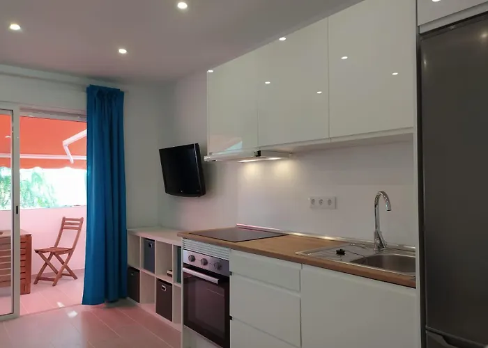 Maya Costa Silencio *